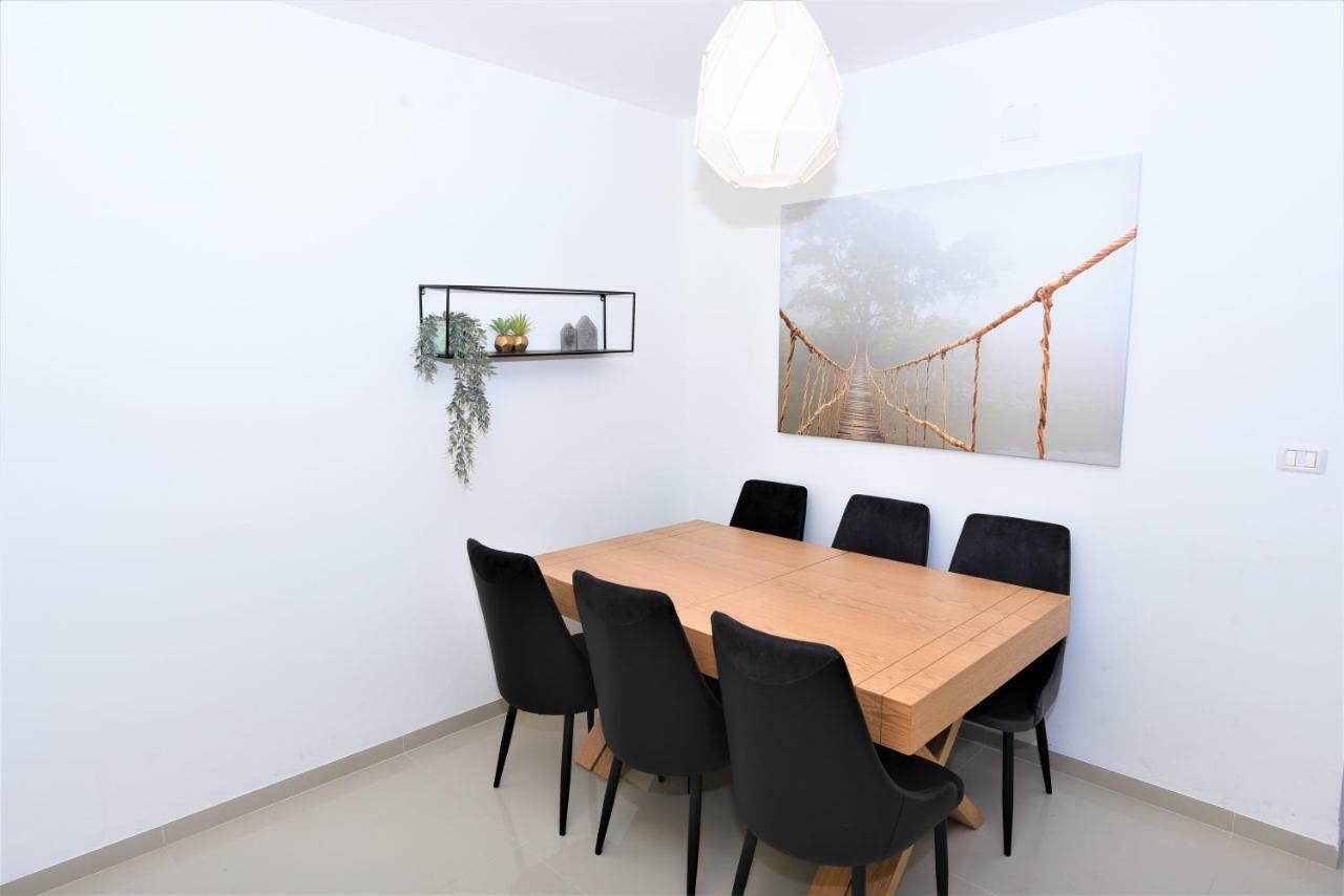 Aristone Luxury Apartment Tibériade Extérieur photo