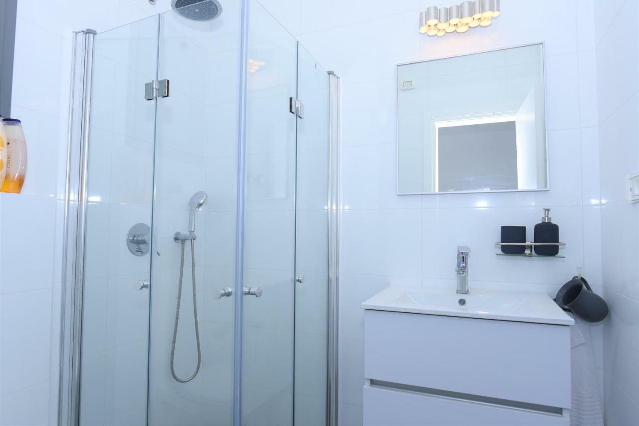 Aristone Luxury Apartment Tibériade Extérieur photo