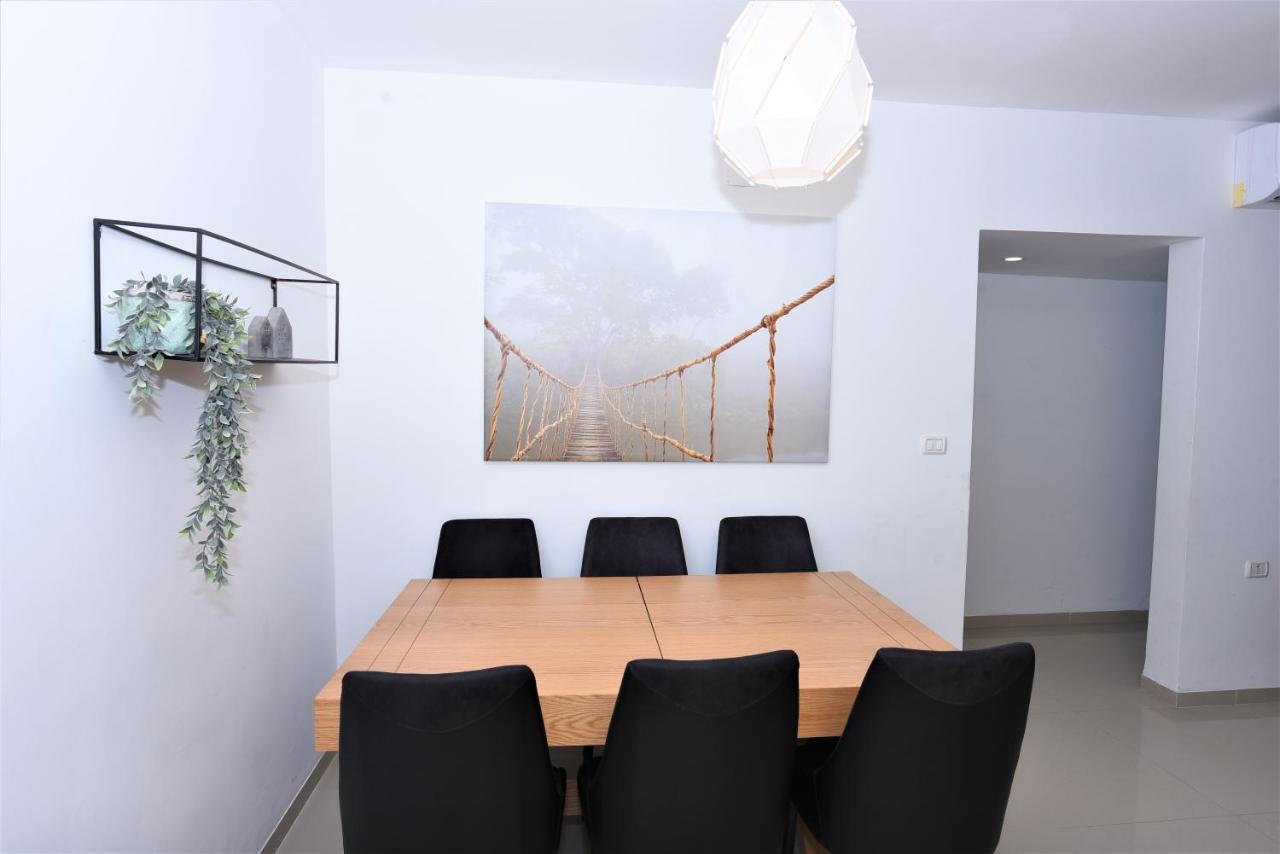 Aristone Luxury Apartment Tibériade Extérieur photo